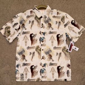 New DISNEY MARVELS Men’s Avengers Heroes & Villains Button Shirt